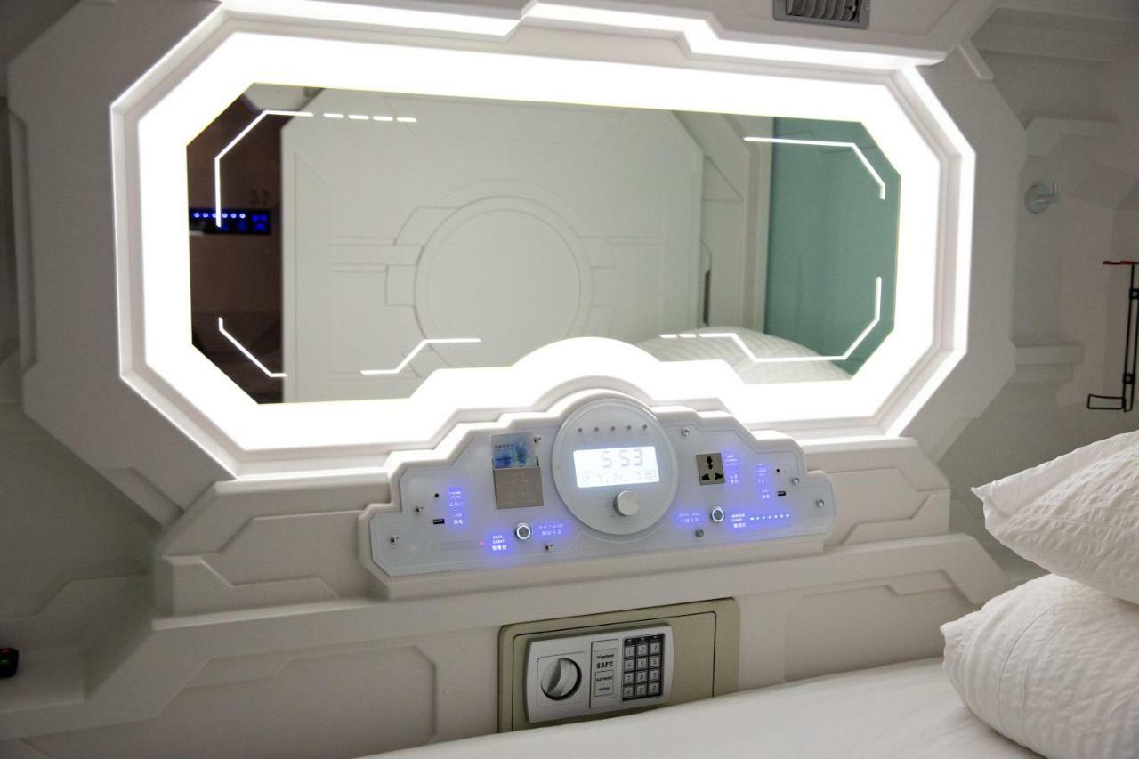 Puffin Nest Capsule Hostel เวสมาร์นายาร์ ภายนอก รูปภาพ