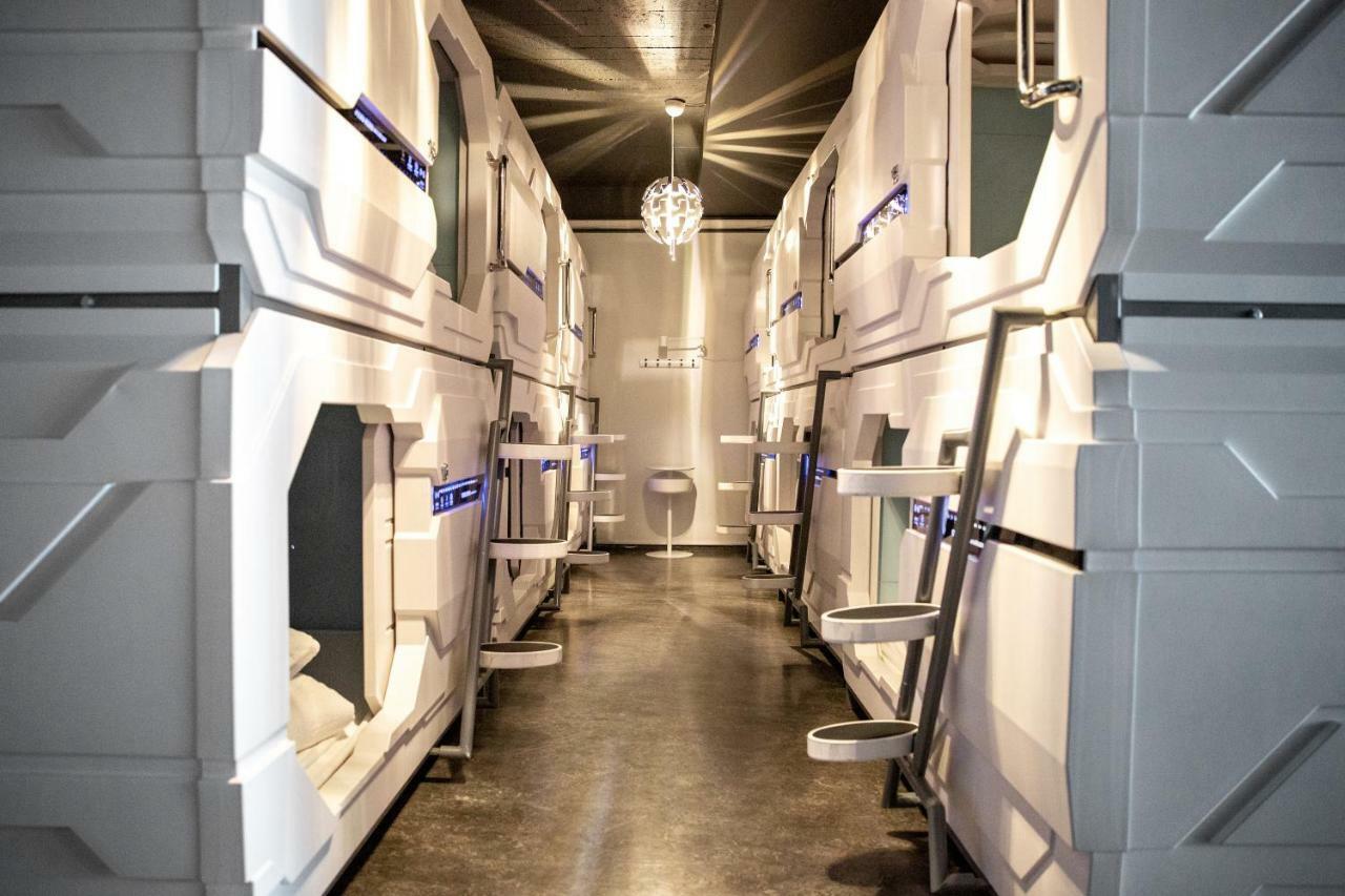 Puffin Nest Capsule Hostel เวสมาร์นายาร์ ภายนอก รูปภาพ