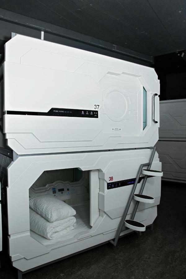 Puffin Nest Capsule Hostel เวสมาร์นายาร์ ภายนอก รูปภาพ